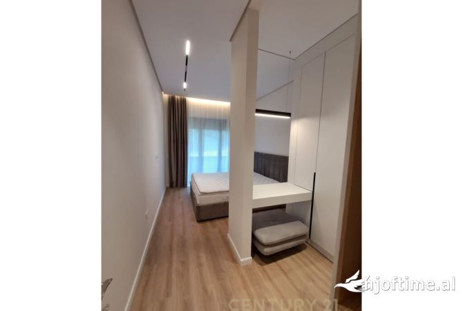 Shtepi me qera Apartament ne Tirane, 2+1, Mobilimi E mobiluar, Pagesa 1,300  Euro.