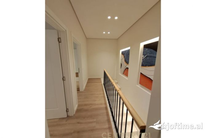 Shtepi me qera Apartament ne Tirane, 2+1, Mobilimi E mobiluar, Pagesa 1,300  Euro.