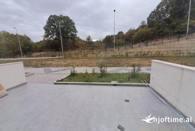 Shtepi me qera Apartament ne Tirane, 2+1, Mobilimi E mobiluar, Pagesa 1,300  Euro.