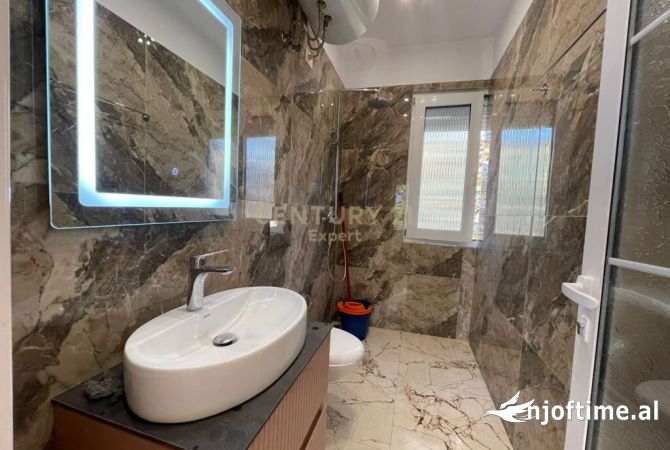 Shtepi ne shitje Apartament ne Tirane, 1+1, Mobilimi E mobiluar, Pagesa 130,000  Euro.