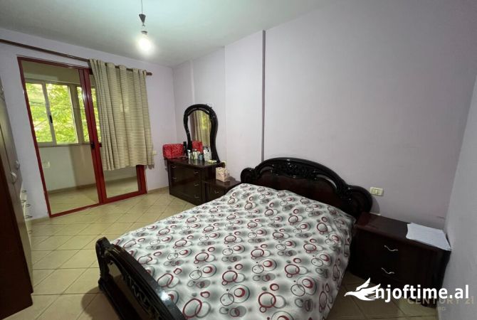 Shtepi ne shitje Apartament ne Tirane, 1+1, Mobilimi E mobiluar, Pagesa 135,000  Euro.