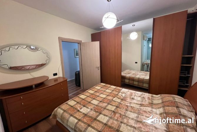 Shtepi me qera Apartament ne Tirane, 2+1, Mobilimi E mobiluar, Pagesa 750  Euro.