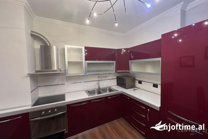 Shtepi me qera 2+1 ne Tirane - 750 Euro
