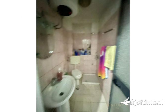 Shtepi ne shitje Apartament ne Tirane, 2+1, Mobilimi E mobiluar, Pagesa 138,000  Euro.