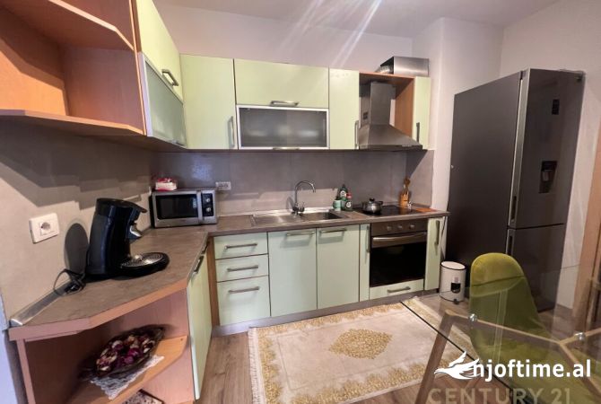 Shtepi me qera Apartament ne Tirane, 2+1, Mobilimi E mobiluar, Pagesa 800  Euro.