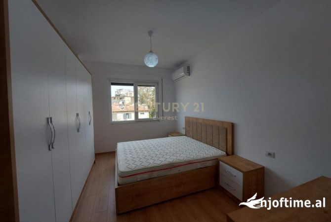Shtepi me qera Apartament ne Tirane, 2+1, Mobilimi E mobiluar, Pagesa 550  Euro.