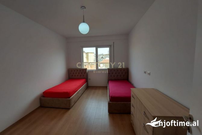 Shtepi me qera Apartament ne Tirane, 2+1, Mobilimi E mobiluar, Pagesa 550  Euro.