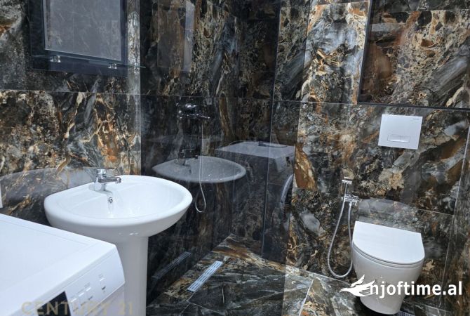 Shtepi me qera Apartament ne Tirane, 2+1, Mobilimi E mobiluar, Pagesa 1,000  Euro.