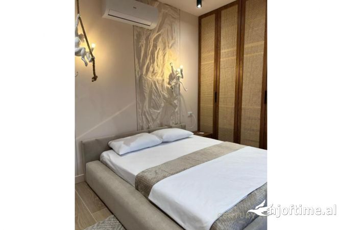 Shtepi me qera Apartament ne Tirane, 2+1, Mobilimi E mobiluar, Pagesa 1,500  Euro.