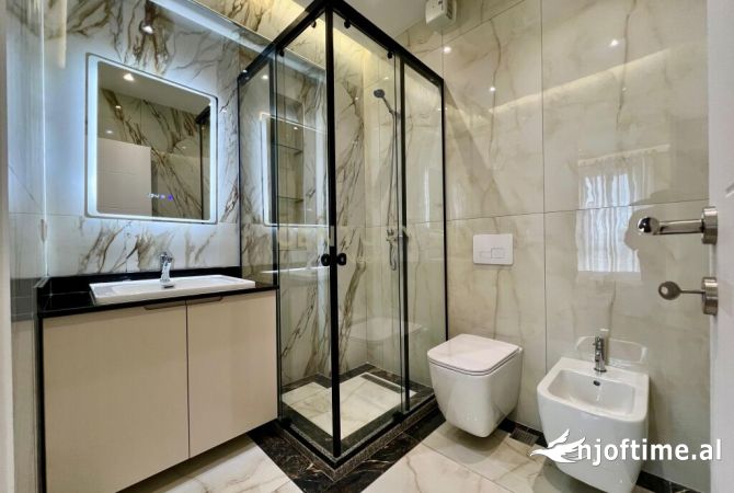 Shtepi me qera Apartament ne Tirane, 2+1, Mobilimi E mobiluar, Pagesa 850  Euro.