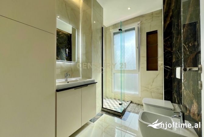 Shtepi me qera Apartament ne Tirane, 2+1, Mobilimi E mobiluar, Pagesa 850  Euro.