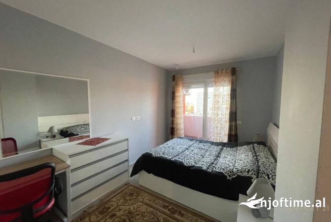 Shtepi me qera Apartament ne Tirane, 2+1, Mobilimi E mobiluar, Pagesa 650  Euro.