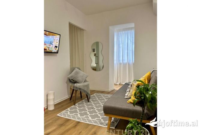 Shtepi me qera 1+1 ne Tirane - 660 Euro