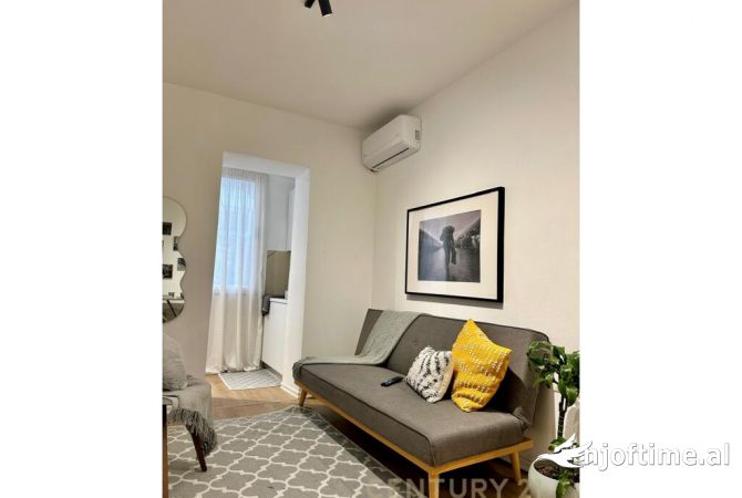 Shtepi me qera Apartament ne Tirane, 1+1, Mobilimi E mobiluar, Pagesa 660  Euro.