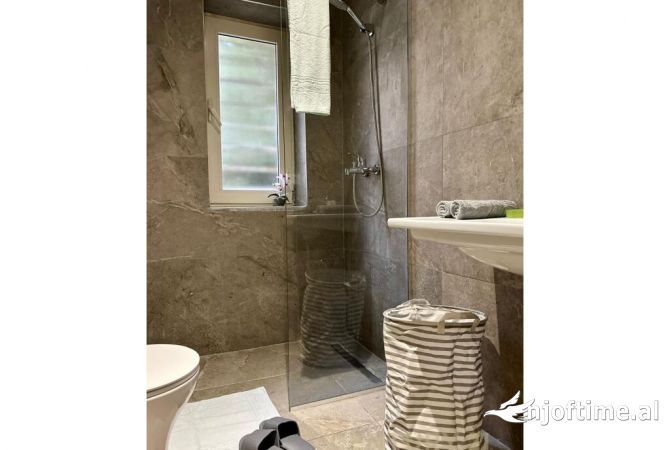 Shtepi me qera Apartament ne Tirane, 1+1, Mobilimi E mobiluar, Pagesa 660  Euro.