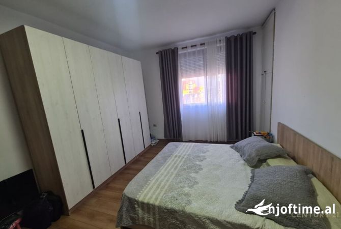 Shtepi me qera Apartament ne Tirane, 2+1, Mobilimi E mobiluar, Pagesa 600  Euro.