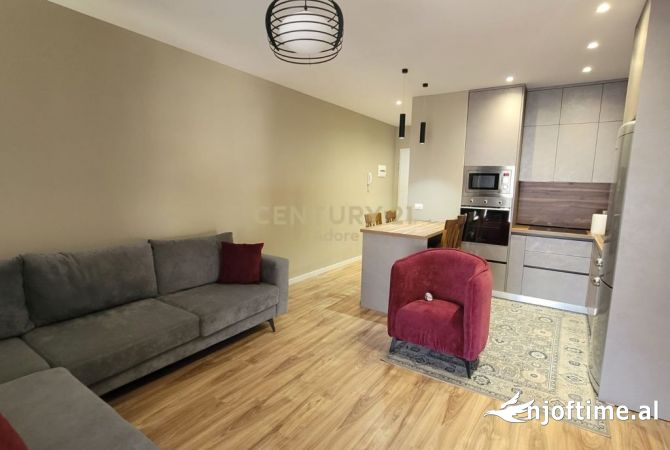 Shtepi me qera 2+1 ne Tirane - 800 Euro