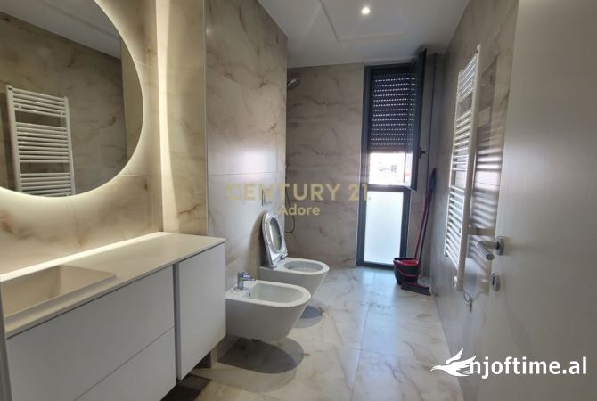 Shtepi me qera Apartament ne Tirane, 2+1, Mobilimi E mobiluar, Pagesa 800  Euro.