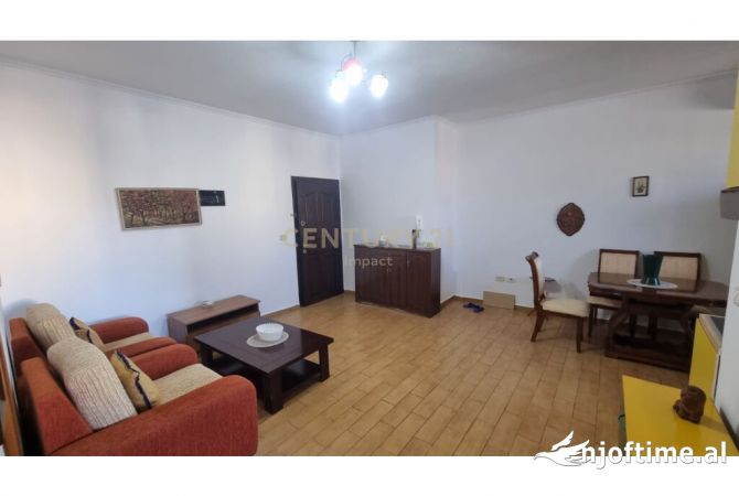 Shtepi me qera Apartament ne Tirane, 2+1, Mobilimi E mobiluar, Pagesa 550  Euro.