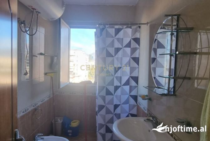 Shtepi me qera Apartament ne Tirane, 2+1, Mobilimi E mobiluar, Pagesa 550  Euro.