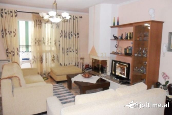 Shtepi me qera 2+1 ne Tirane - 1,100 Euro