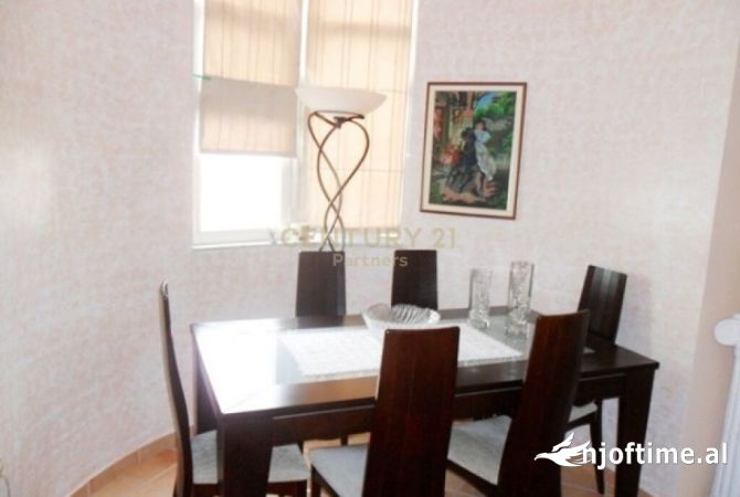 Shtepi me qera 2+1 ne Tirane - 1,100 Euro