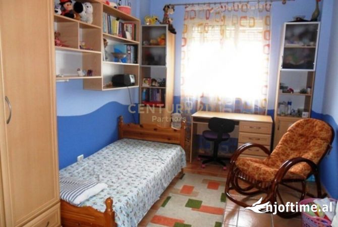 Shtepi me qera Apartament ne Tirane, 2+1, Mobilimi E mobiluar, Pagesa 1,100  Euro.