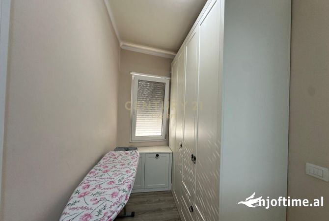 Shtepi me qera Apartament ne Tirane, 2+1, Mobilimi E mobiluar, Pagesa 900  Euro.