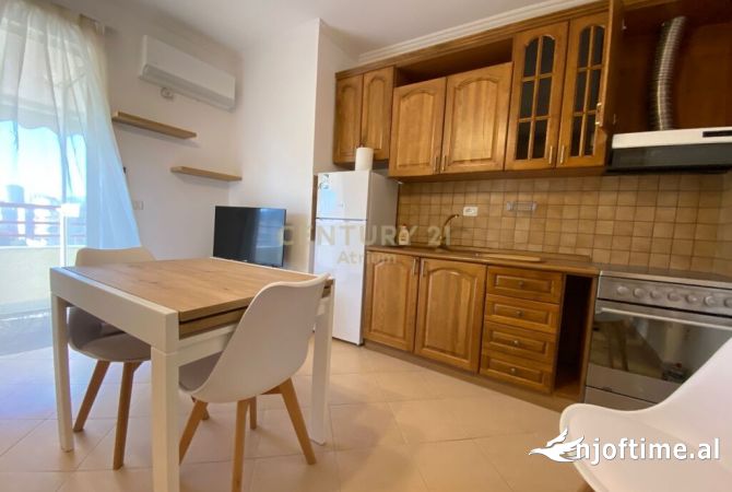 Shtepi me qera Apartament ne Tirane, Garsoniere, Mobilimi E mobiluar, Pagesa 380  Euro.
