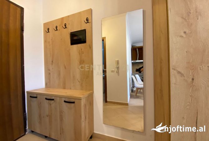 Shtepi me qera Apartament ne Tirane, Garsoniere, Mobilimi E mobiluar, Pagesa 380  Euro.