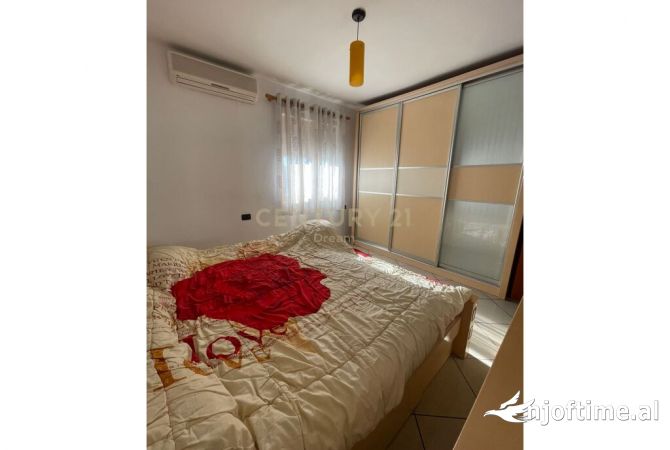 Shtepi ne shitje Apartament ne Tirane, 3+1, Mobilimi E mobiluar, Pagesa 136,800  Euro.