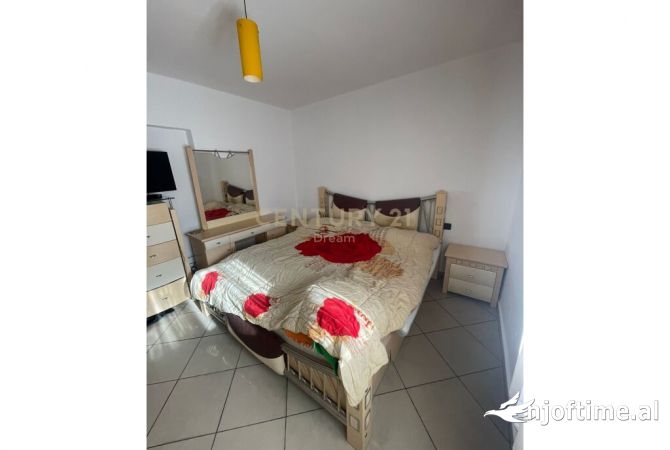 Shtepi ne shitje Apartament ne Tirane, 3+1, Mobilimi E mobiluar, Pagesa 136,800  Euro.