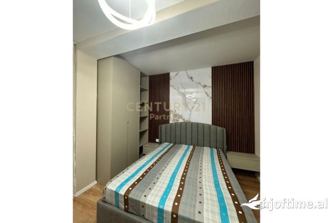 Shtepi me qera Apartament ne Tirane, 2+1, Mobilimi E mobiluar, Pagesa 1,500  Euro.