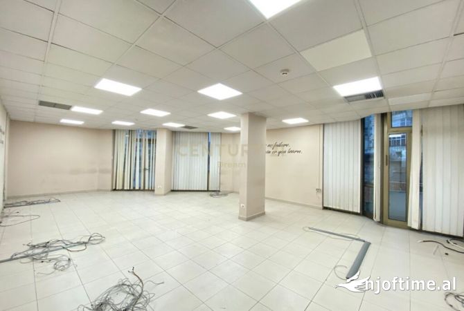 Ambient biznesi me qera 3+1 ne Tirane - 3,200 Euro