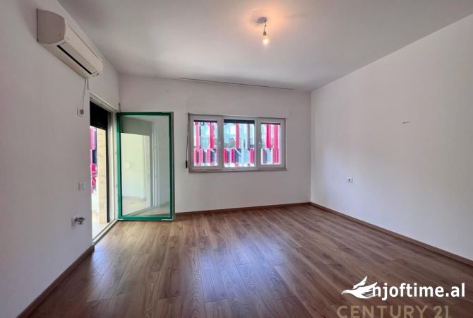 APARTAMENT 2+1 +2 ME QIRA PRANE STADIUMI " AIR ALBANIA"