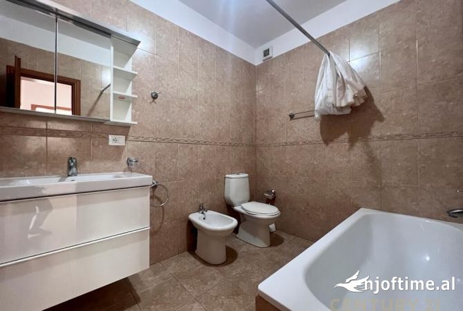 APARTAMENT 2+1 +2 ME QIRA PRANE STADIUMI " AIR ALBANIA"