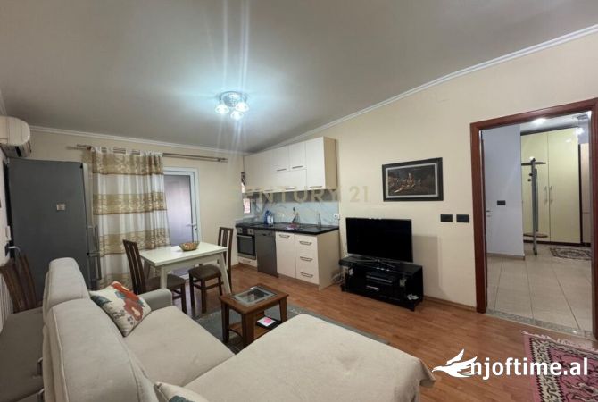 Shtepi me qera 2+1 ne Tirane - 800 Euro