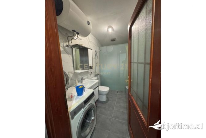 Shtepi me qera Apartament ne Tirane, 2+1, Mobilimi E mobiluar, Pagesa 800  Euro.