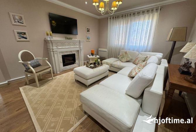 Shtepi me qera 2+1 ne Tirane - 1,300 Euro
