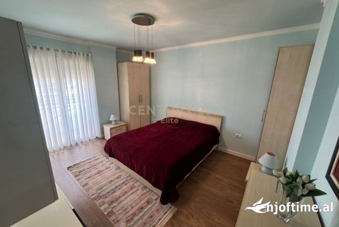 Shtepi me qera Apartament ne Tirane, 2+1, Mobilimi E mobiluar, Pagesa 1,300  Euro.