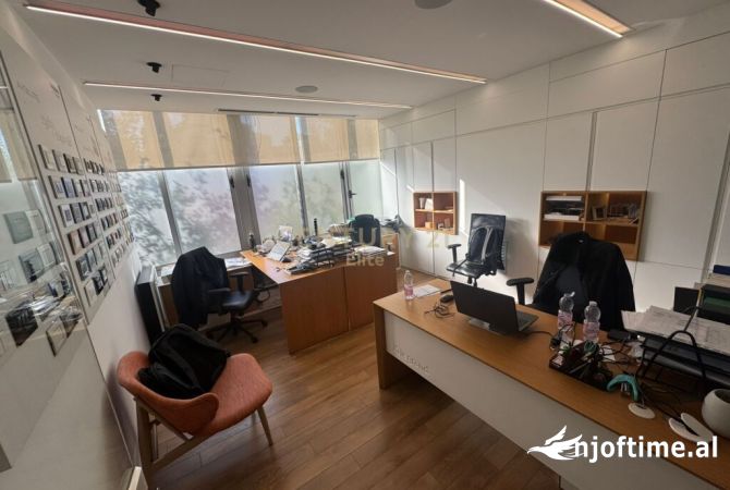 Ambient biznesi me qera 3+1 ne Tirane - 2,390 Euro