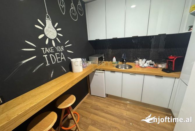 Ambasador 3 , Japim me qira ambjent per zyra te Stadiumi Air Albania.