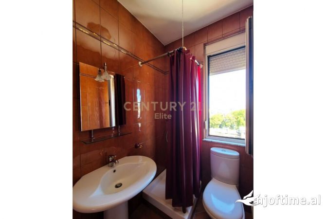 Shtepi me qera Apartament ne Tirane, 2+1, Mobilimi E mobiluar, Pagesa 800  Euro.