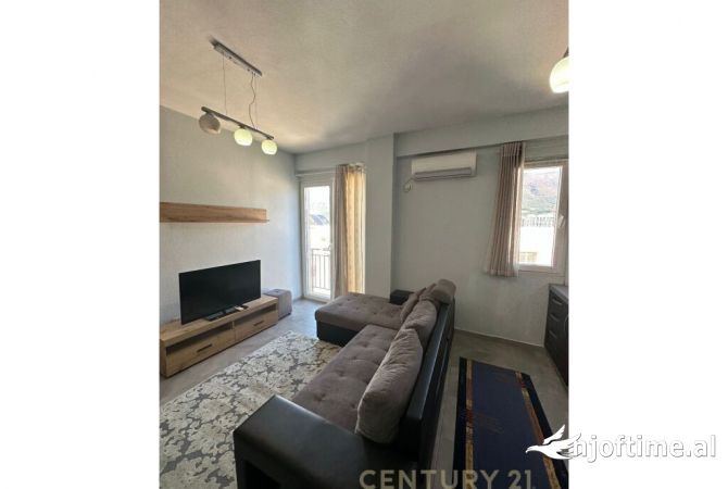 Shtepi me qera 1+1 ne Tirane - 450 Euro