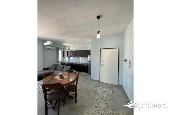 Shtepi me qera Apartament ne Tirane, 1+1, Mobilimi E mobiluar, Pagesa 450  Euro.