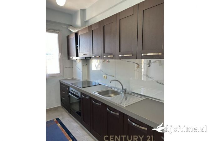 Shtepi me qera Apartament ne Tirane, 1+1, Mobilimi E mobiluar, Pagesa 450  Euro.