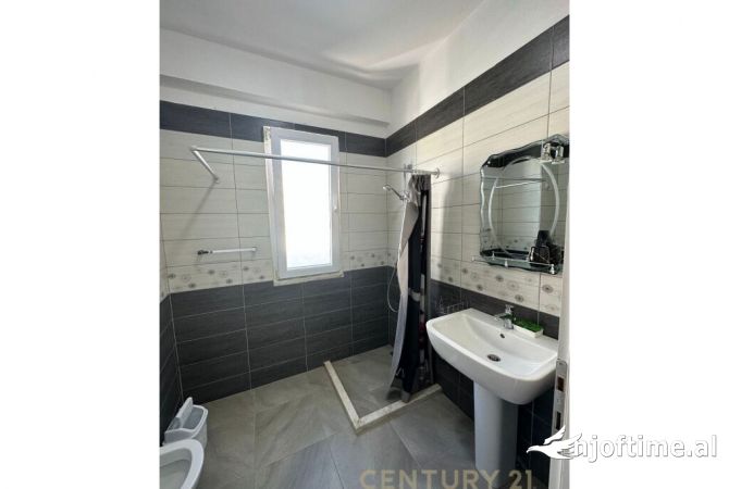 Shtepi me qera Apartament ne Tirane, 1+1, Mobilimi E mobiluar, Pagesa 450  Euro.