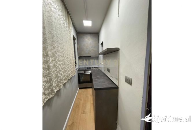 Shtepi ne shitje Apartament ne Tirane, 1+1, Mobilimi Bosh, pa mobiluar, Pagesa 112,000  Euro.