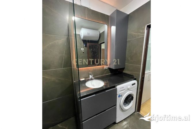 Shtepi ne shitje Apartament ne Tirane, 1+1, Mobilimi Bosh, pa mobiluar, Pagesa 112,000  Euro.