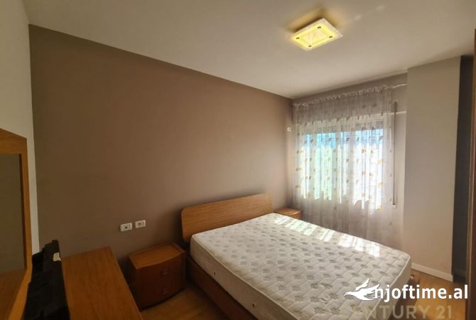 Shtepi me qera Apartament ne Tirane, 1+1, Mobilimi E mobiluar, Pagesa 550  Euro.